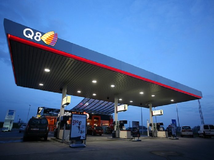 Q8 Petrol Station