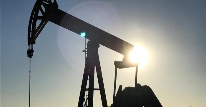 2018-01-31T160534Z_1189108564_RC1D0E045510_RTRMADP_3_USA-OIL-RECORD-MARKETS-780x405