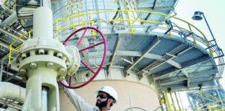 النفط يلقى دعما من عقوبات محتملة على إيران