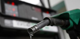 ليبيا.. أزمة الوقود تتصاعد بسبب اعتصام سائقي الشاحنات