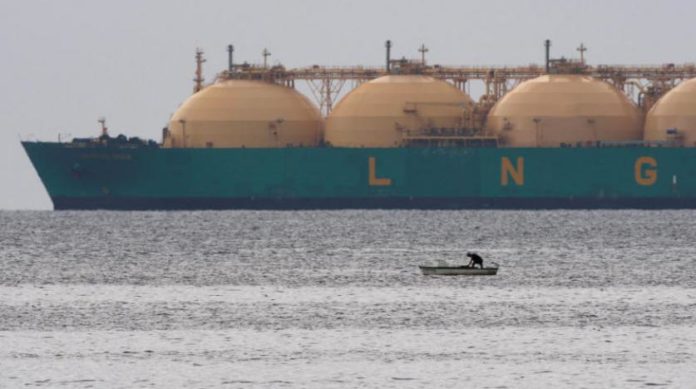 2018-08-15T142717Z_2023337483_RC1FFD577A90_RTRMADP_3_SHIPPING-FUEL-LNG