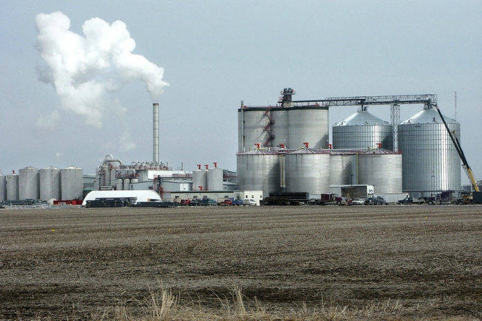 خطة سعودية لتوفير 600 ألف برميل وقود سائل تحرق لإنتاج الكهرباء