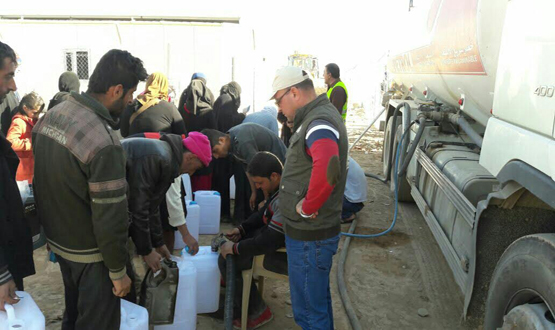 توزيع النفط الابيض على النازحين توزيع 315 ألف لتر وقود بين النازحين في دهوك وصلاح الدين