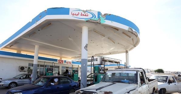 ليبيا.. ضبط 130 من أصحاب محطات الوقود بسبب الفساد ليبيا.. ضبط 130 من أصحاب محطات الوقود بسبب الفساد