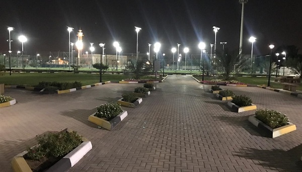 الإمارات.. إنارة حديقة النخيلات في الشارقة بالطاقة الشمسية