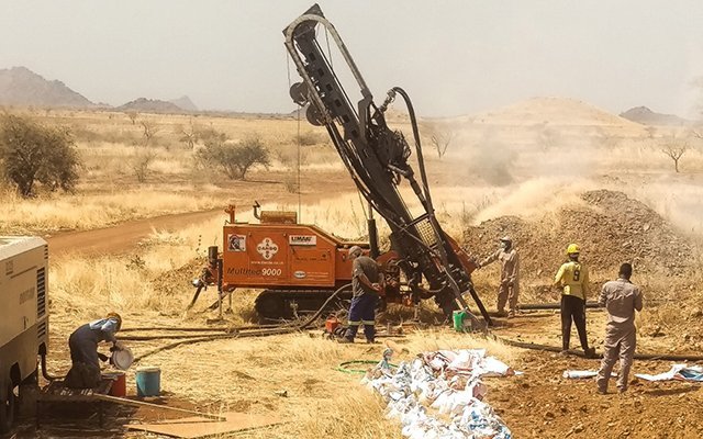 وزير سوداني: معالجات عاجلة لحل أزمة الوقود بمناطق قطاع التعدين