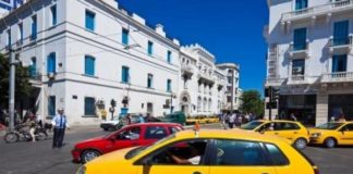بسبب زيادة الوقود.. الحكومة التونسية توافق على رفع أسعار النقل الخاص بسبب زيادة الوقود.. الحكومة التونسية توافق على رفع أسعار النقل الخاص