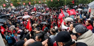 تصاعد الاحتجاجات على زيادة أسعار الوقود في تونس