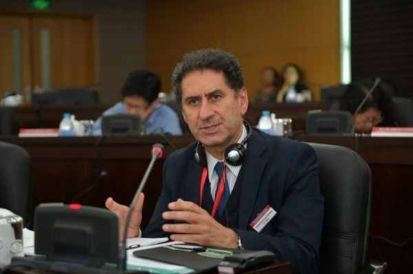 فرانشيسكو لا كاميرا فرانشيسكو لا كاميرا مديراً للوكالة الدولية للطاقة المتجددة