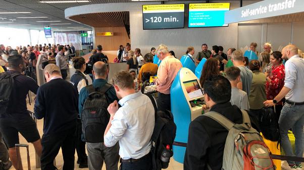 602x338_world-news-fuel-flight-mr6-5103192