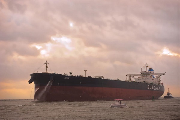 56486-oil_ship_32
