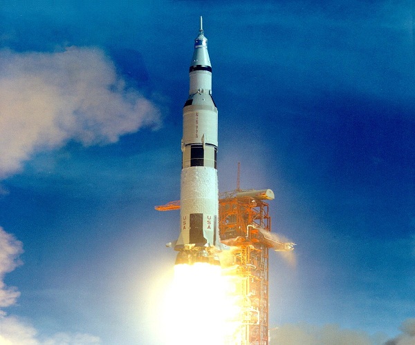 1200px-Launch_of_Apollo_15
