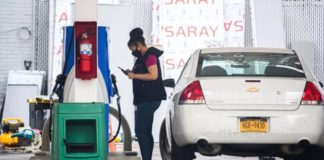 الطلب الأمريكي على البنزين يضرب أسعار النفط