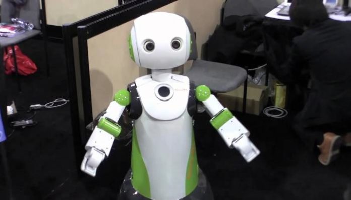 26932-62-135833-japan-shop-robot-wearing-face-masks_700x400