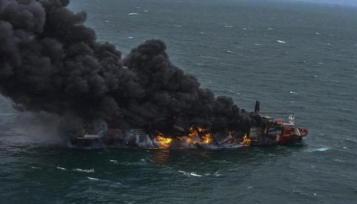154-195418-efforts-extinguish-ship-fire-sri-lanka-oil-leak_700x400